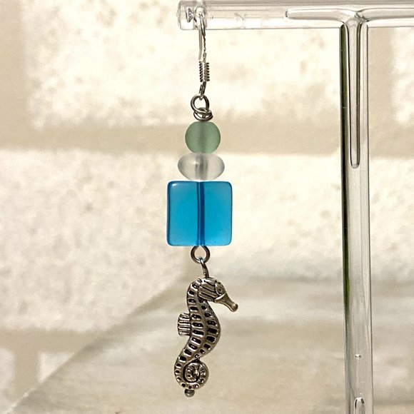 3/$25 Silver Earrings Green White Blue Silver Beachy Glass & Sea Horse Charm - Picture 4 of 4